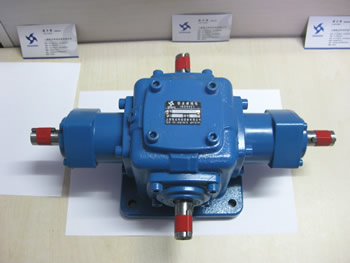 十字轉向箱 俯視