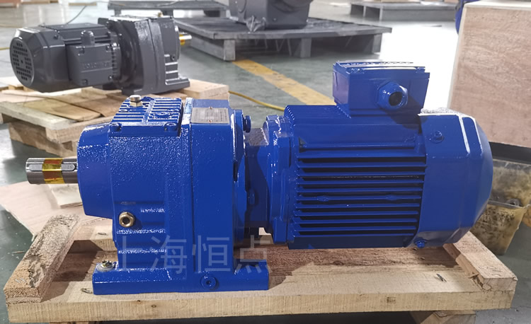 R47系列減速機配電機，藍色油漆實物照片