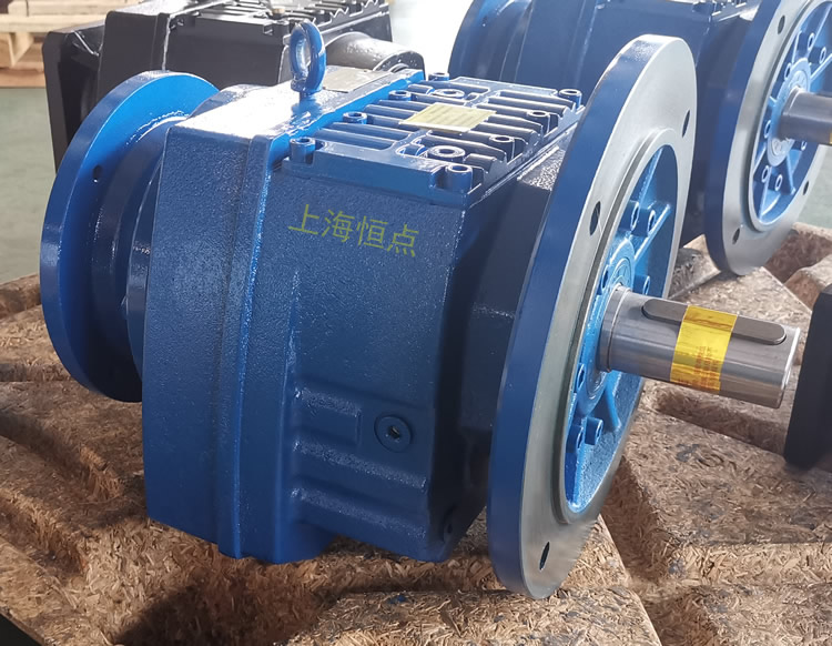 RF87減速機，輸入配法蘭B5端蓋，立式法蘭輸出，實物照片