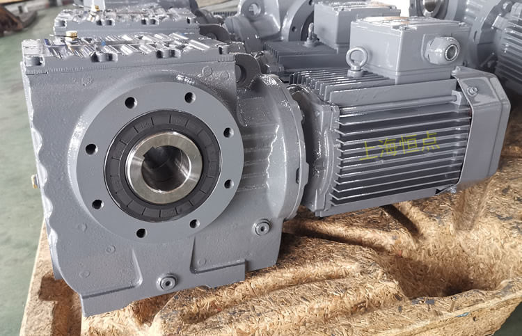 SA77系列減速機輸入配電機，輸出通孔，常用件實物圖