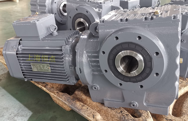 SA77系列減速機輸入配電機，輸出通孔，常用件實物圖