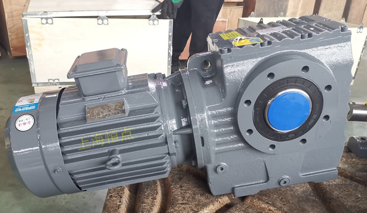 SA87減速機 輸入配電機 輸出通孔 灰色油漆實物圖